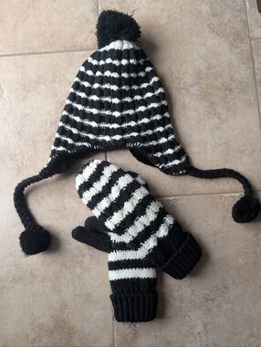 Winter Mittens and Tuque with pompons and ear flaps